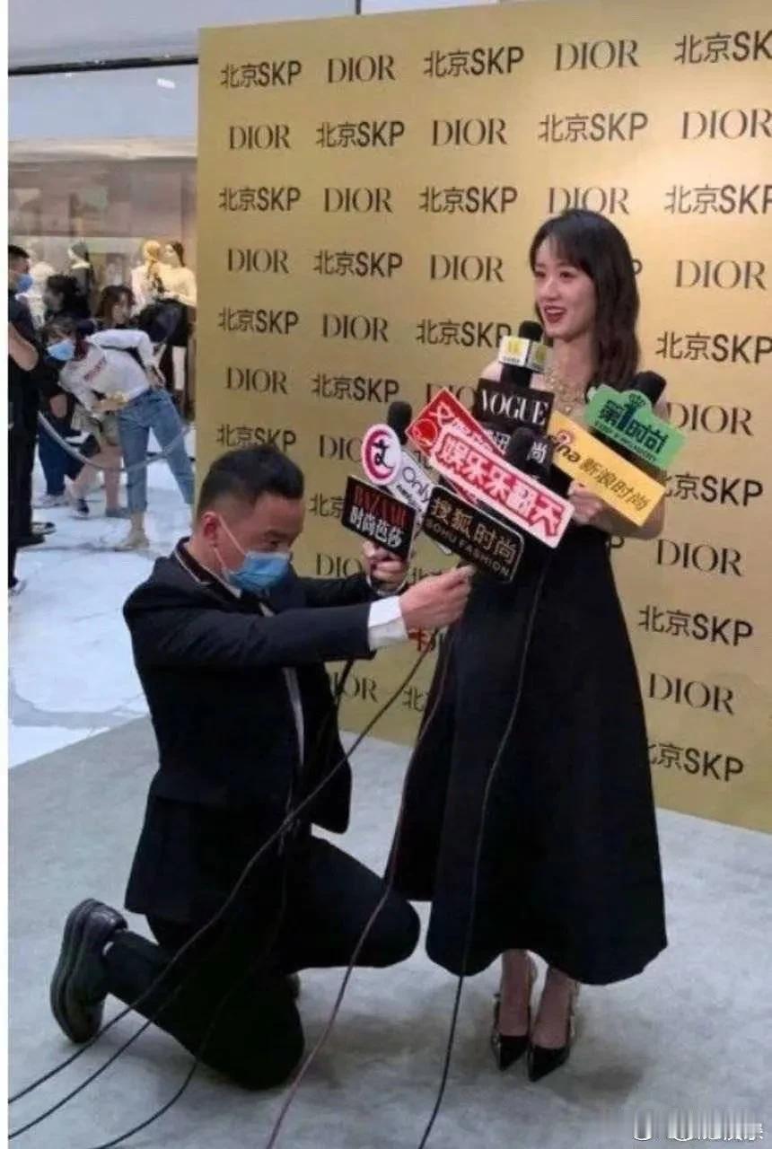云歌会又上热搜。。。看来成毅终究是太完美了，实在没别的黑点了。可是云歌会也不