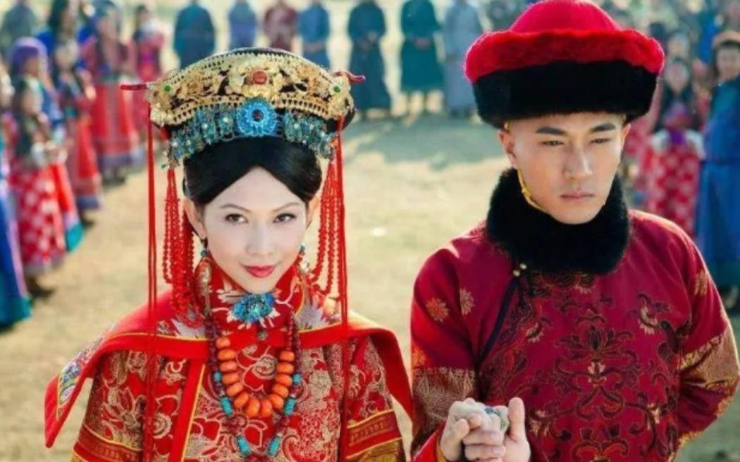 古代皇帝大婚、第一次行房事，基本都有人提前教，而且是一套非常成熟、细致的制度，不