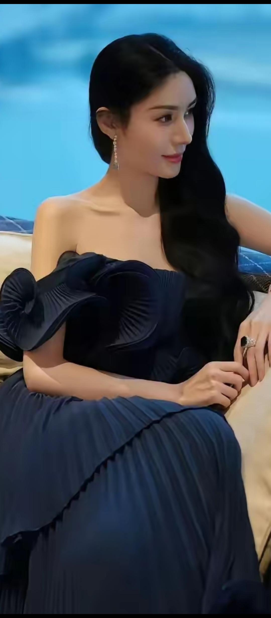 优雅蓝裙，惊艳时光✨