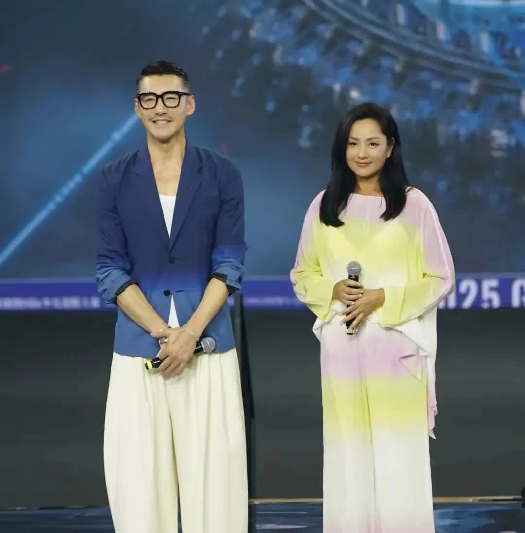 在娱乐圈，瞿颖和胡兵的滤镜照片总是美到令人惊叹，不少人好奇他们究竟是如何“锁住