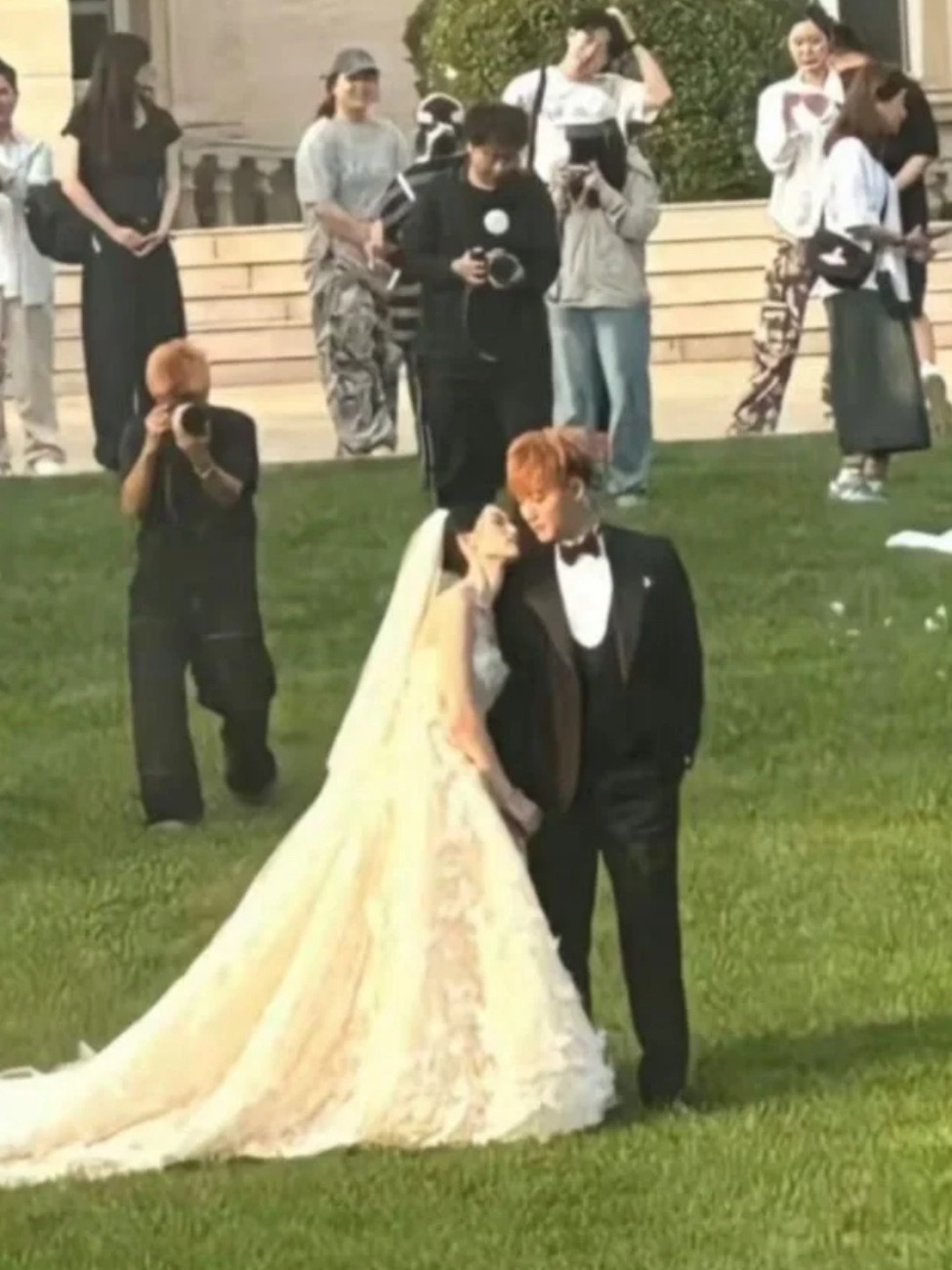黄子韬徐艺洋拍婚纱照了​​​