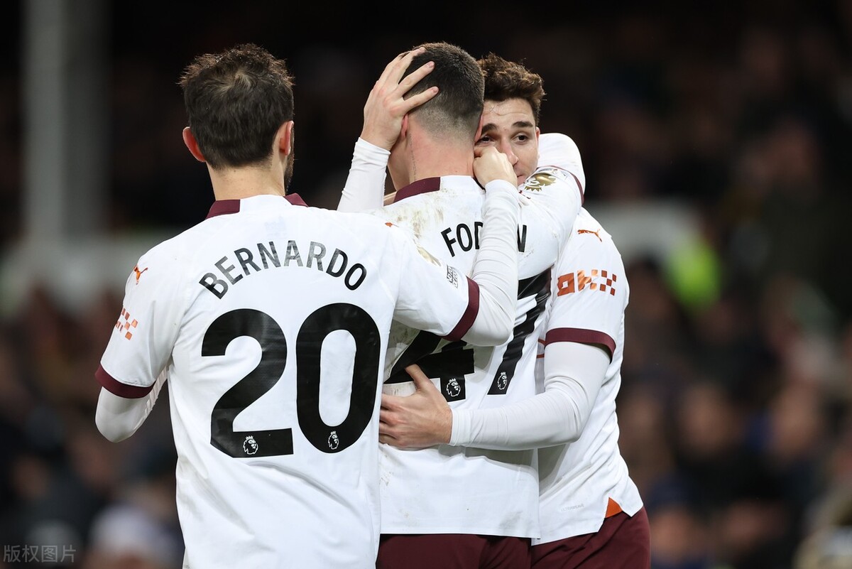 曼联实质无所作为，满怀期待卡里克再创佳绩，无望追赶阿森纳曼城小心提防利物浦热刺