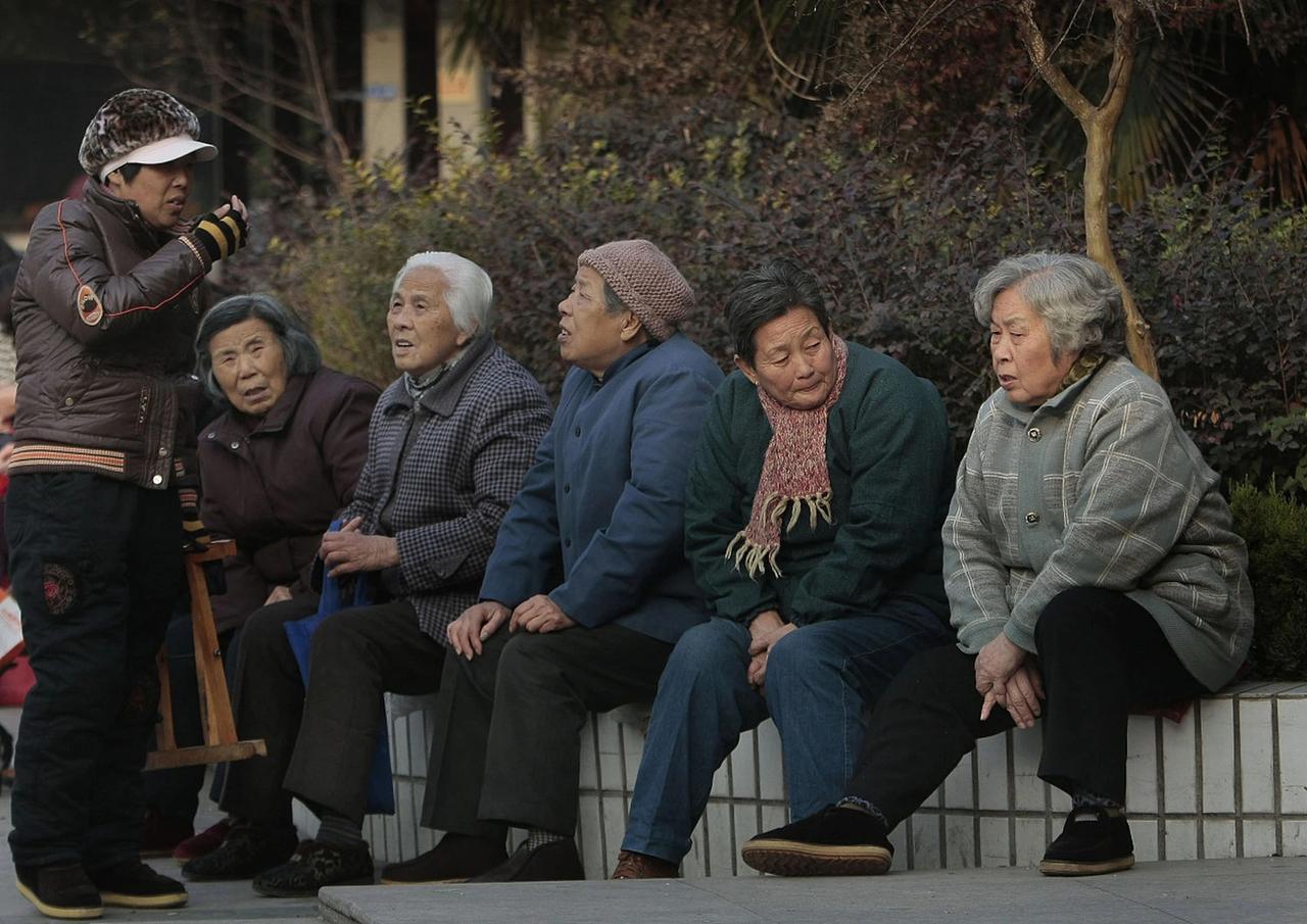 一位三甲医院的医生说：身体越来越好的秘密：一脸要穷养，不要过度清洁，二脚要富养