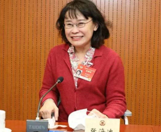 张海迪是个谜！她1955年出生，虽然患有多种疾病，但如今不仅面色红润，还活得十分