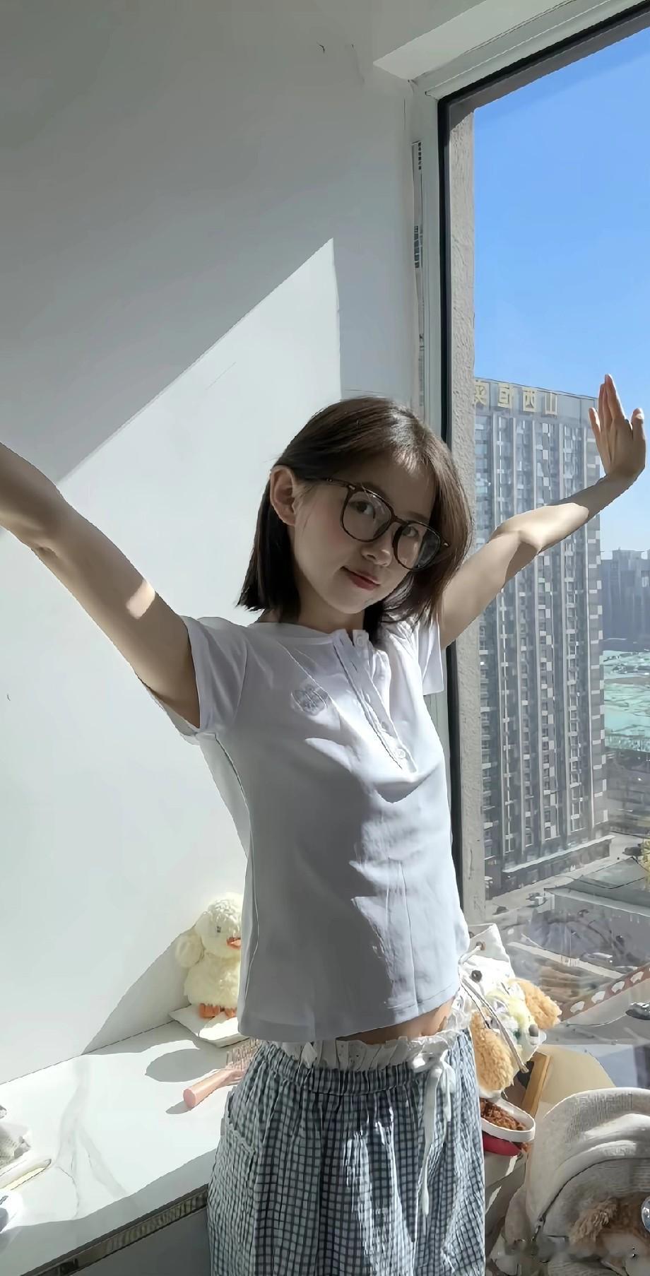 阳光洒进来的午后，拥抱自由与快乐