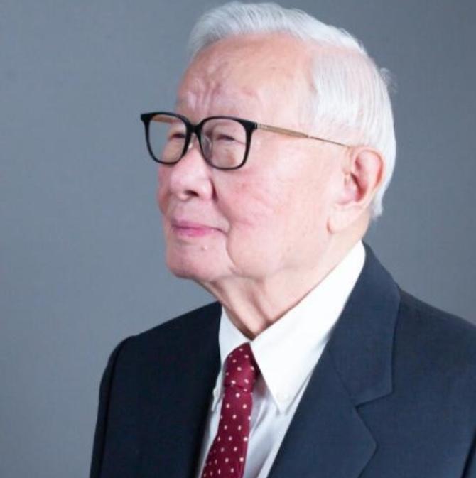 台积电创始人张仲谋在接受纽约时报专访时说：美国、荷兰、日本、韩国与台湾牢牢控制着