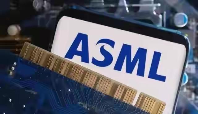  杀鸡儆猴！荷兰首当其冲被“祭旗”，中国反制锁喉ASML，一招断其命脉谁也