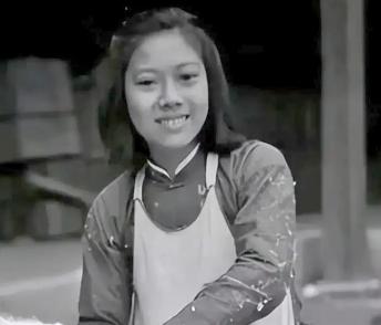 1953年9月，天津棉纺二厂突然来了四名便衣警察。他们径直走向正在运转的纱