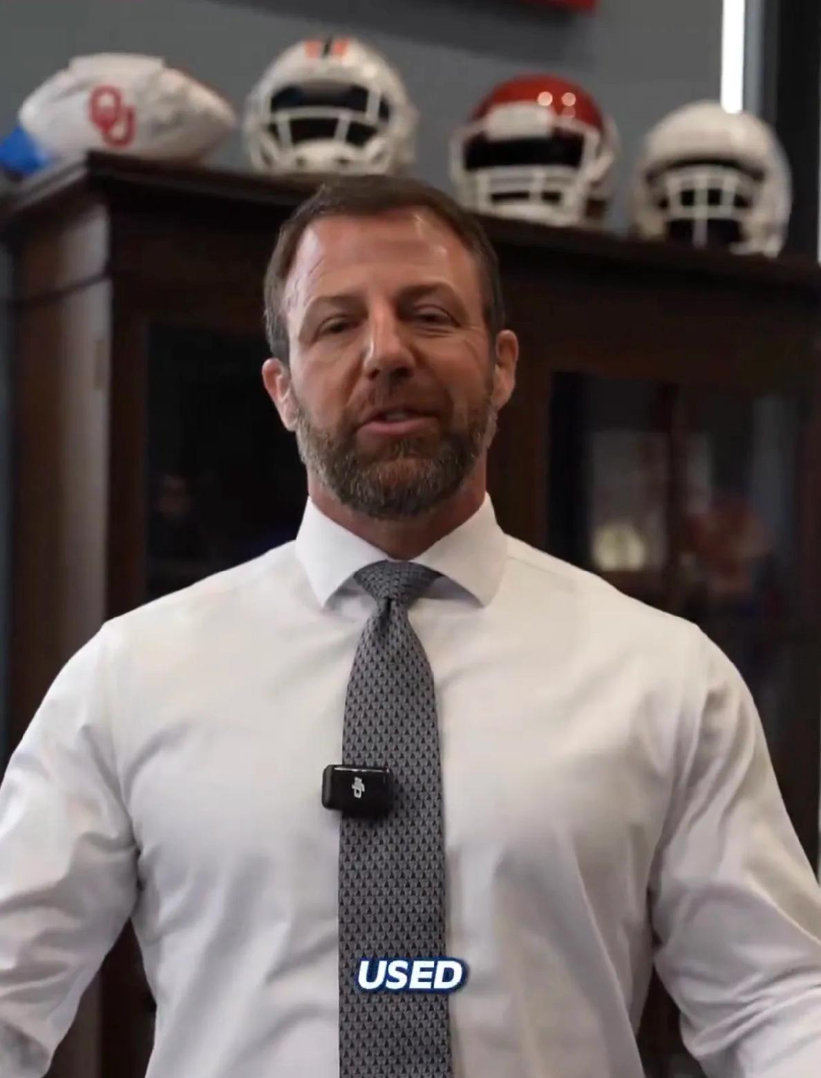 特朗普今天发文说：“我很高兴地宣布，来自伟大的俄克拉荷马州、备受尊敬的联邦参议员