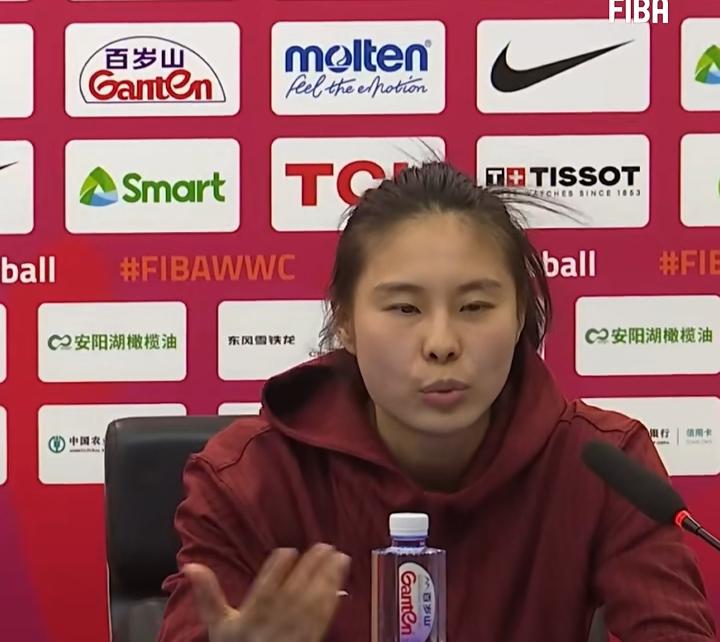 王思雨又上了热搜，不是因为球打的好，而是因为昨天晚上赛后的一番话。有人挑重点，