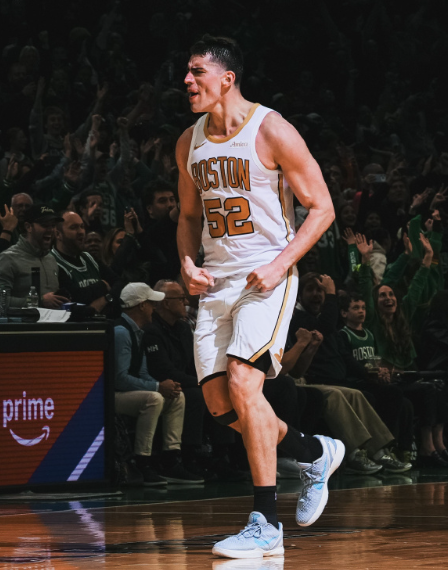 季后赛多用加尔扎沃尔什都行，千万别用或者少用武切维奇我看了下武切维奇在四次季