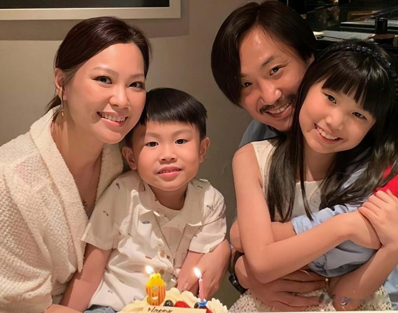 真正的港娱地震啊，郑中基居然离婚了，属实，属实是没想到，久久传闻离婚的著名港星