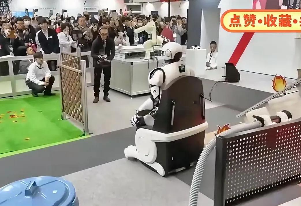 看完宇树机器人空翻、跑酷、武术炸场，再看日本新款机器人，我真的放心了😂咱