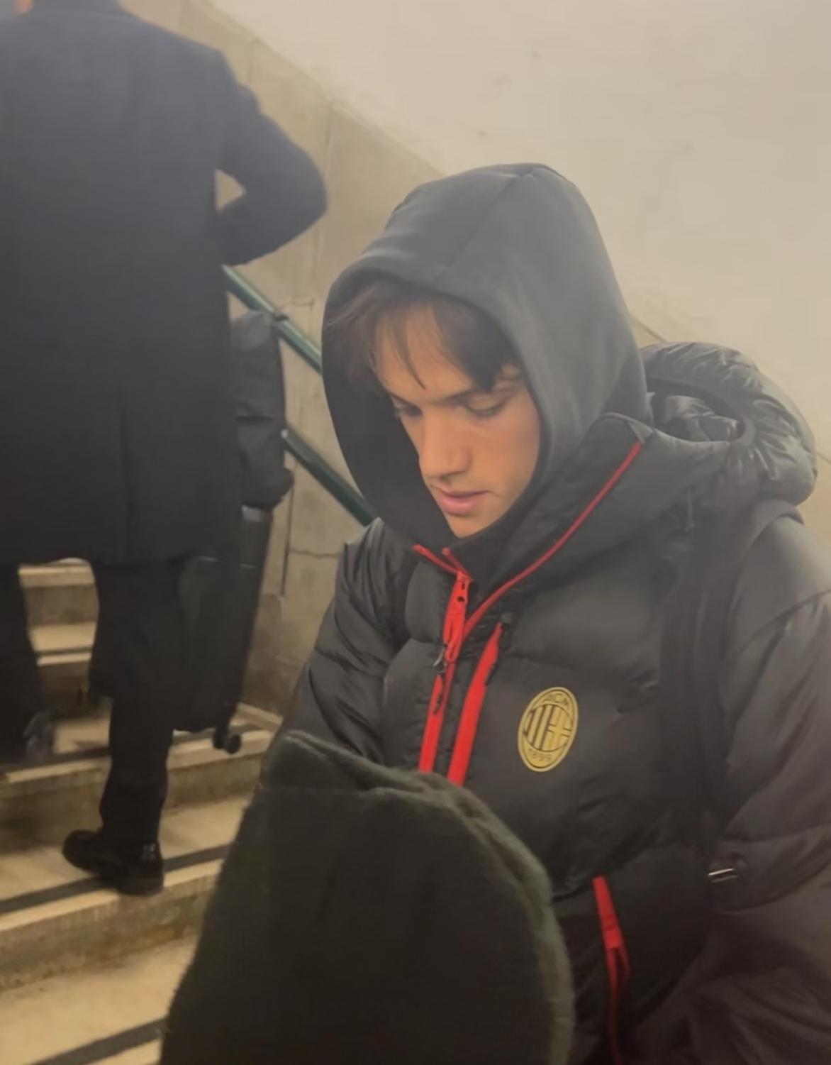 给里奇一点时间，他能踢出来的！如果说托纳利离开米兰之后，谁最像他，那么非里奇莫