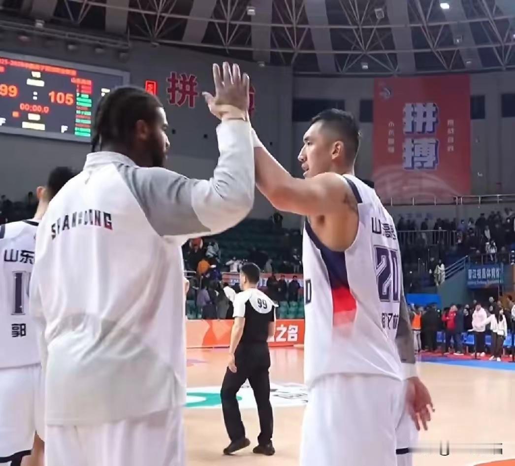山东高速男篮艰难战胜福建男篮！豪取四连胜！客场面对实力较弱的福建队，高速男篮