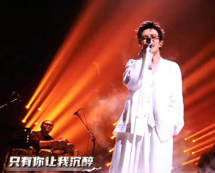 王一珩后陡门种田成长记王一珩种田思路超清晰初尝农耕充满未知，历经风吹日晒之后日渐