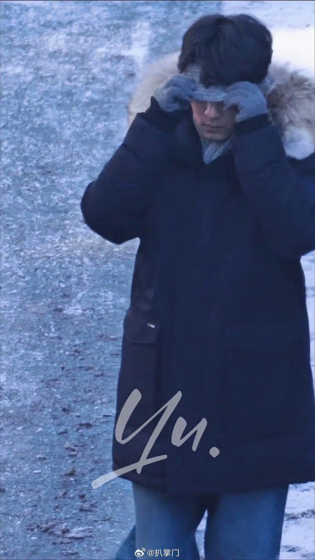 肖战被东北的冬天冷到了哈哈哈哈哈心疼又好笑是怎么回事啊，肖战在东北拍摄新剧《小城