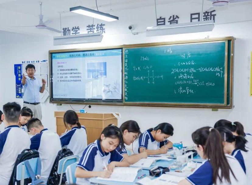 为什么60%多的高中生上不了本科？因为他们高中三年，大多踩中这五个坑每年的本