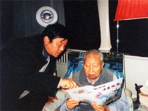 2011年2月16日，是华国锋同志诞辰90周年。《人民日报》专门发文《为党和人民