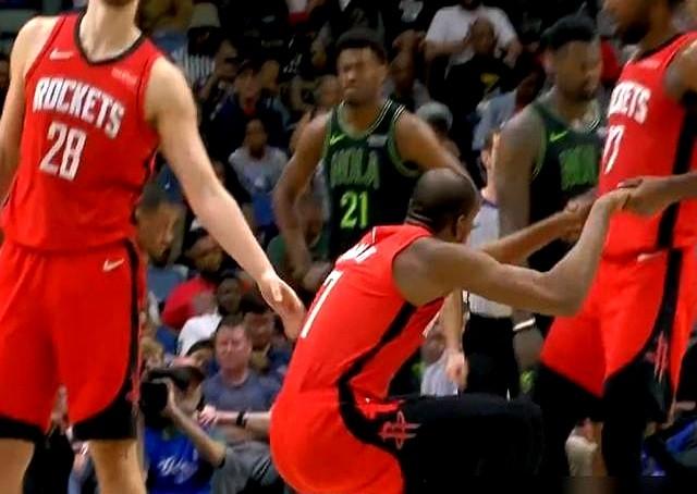 火箭队这球赢得真“聪明”。赛前预测火箭胜率才44%，毕竟对面是东部第三的尼克