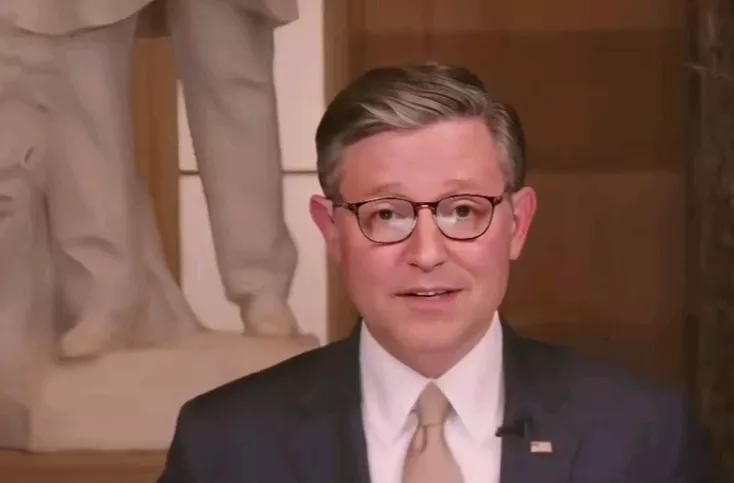 CNN报道，当地时间25日，在美国总统特朗普发表国情咨文后，共和党籍众议院议长约