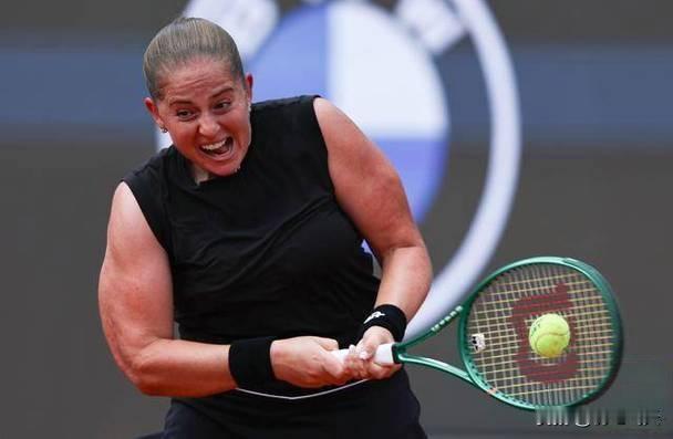 奥胖把自己抡回家了北京时间5月12日19点，wTA1000罗马站女单4强争夺战