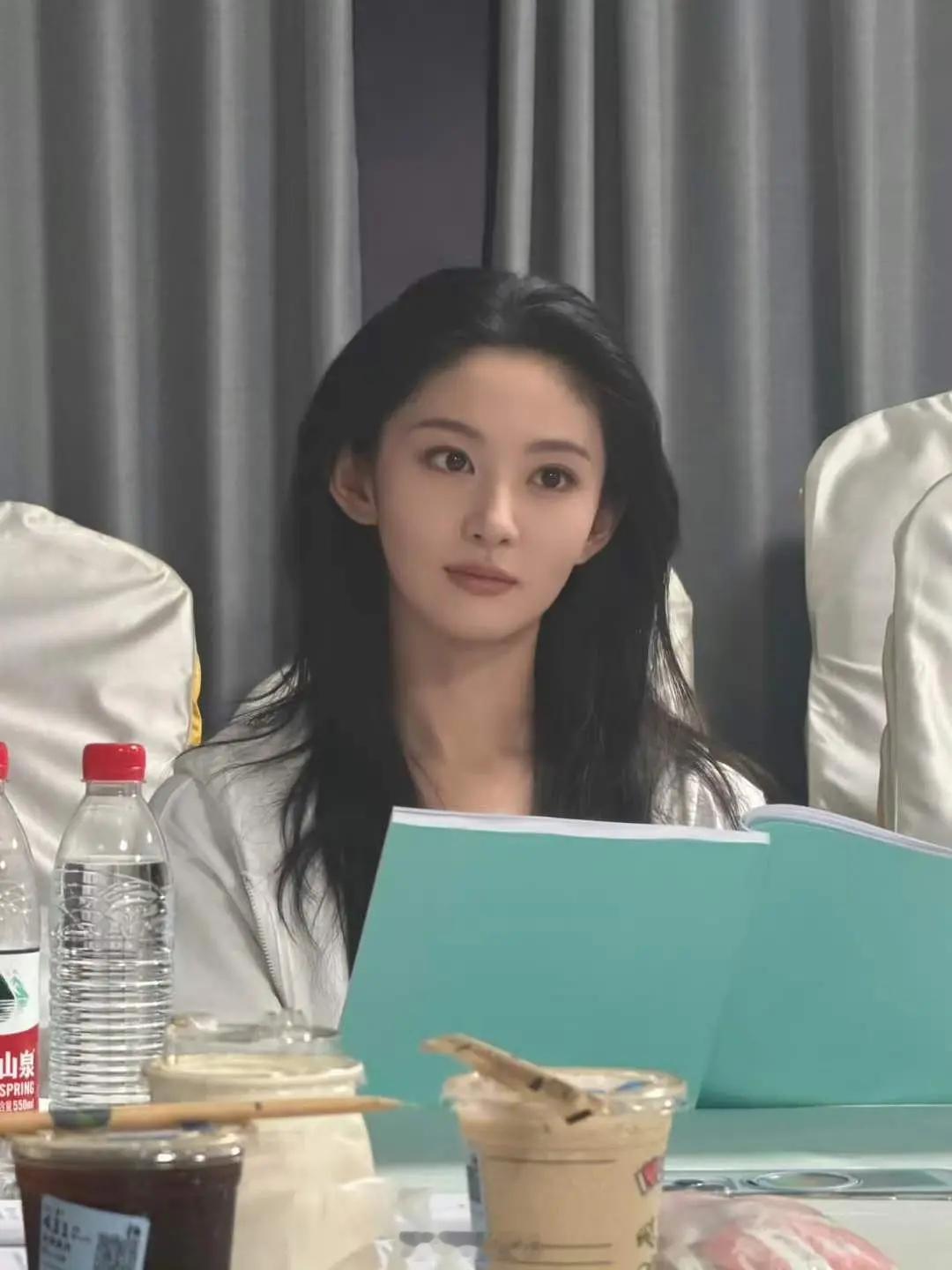 赵晴做了啥也太自然了​​​