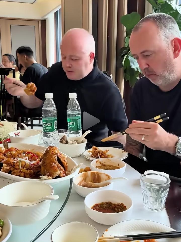 马克威廉姆斯这中国胃怕是焊死在身上了吧！斯诺克界的不老传奇马威，赛场外彻底沦陷中