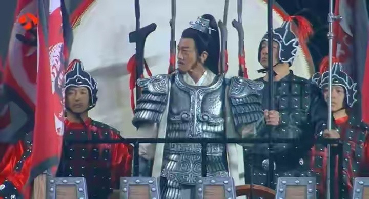 何润东霸王全妆何润东确实很man，假如现场骑着战马，再把虞姬带上绕一圈，就