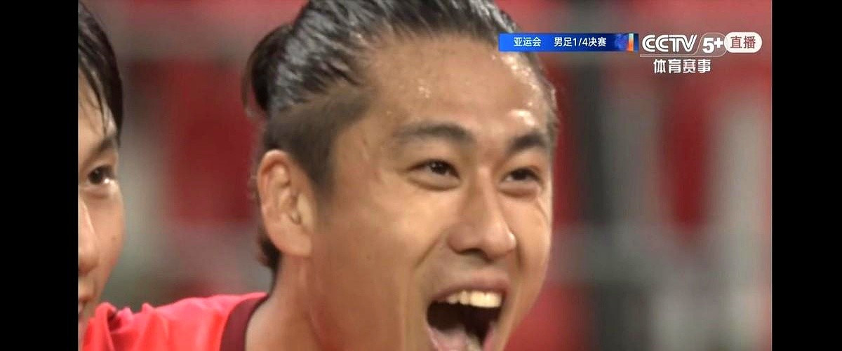赢了，3比0，时隔28年重回亚运四强。就在所有人都以为又要靠防守磨过去的时候，安东尼奥大手一挥，直接