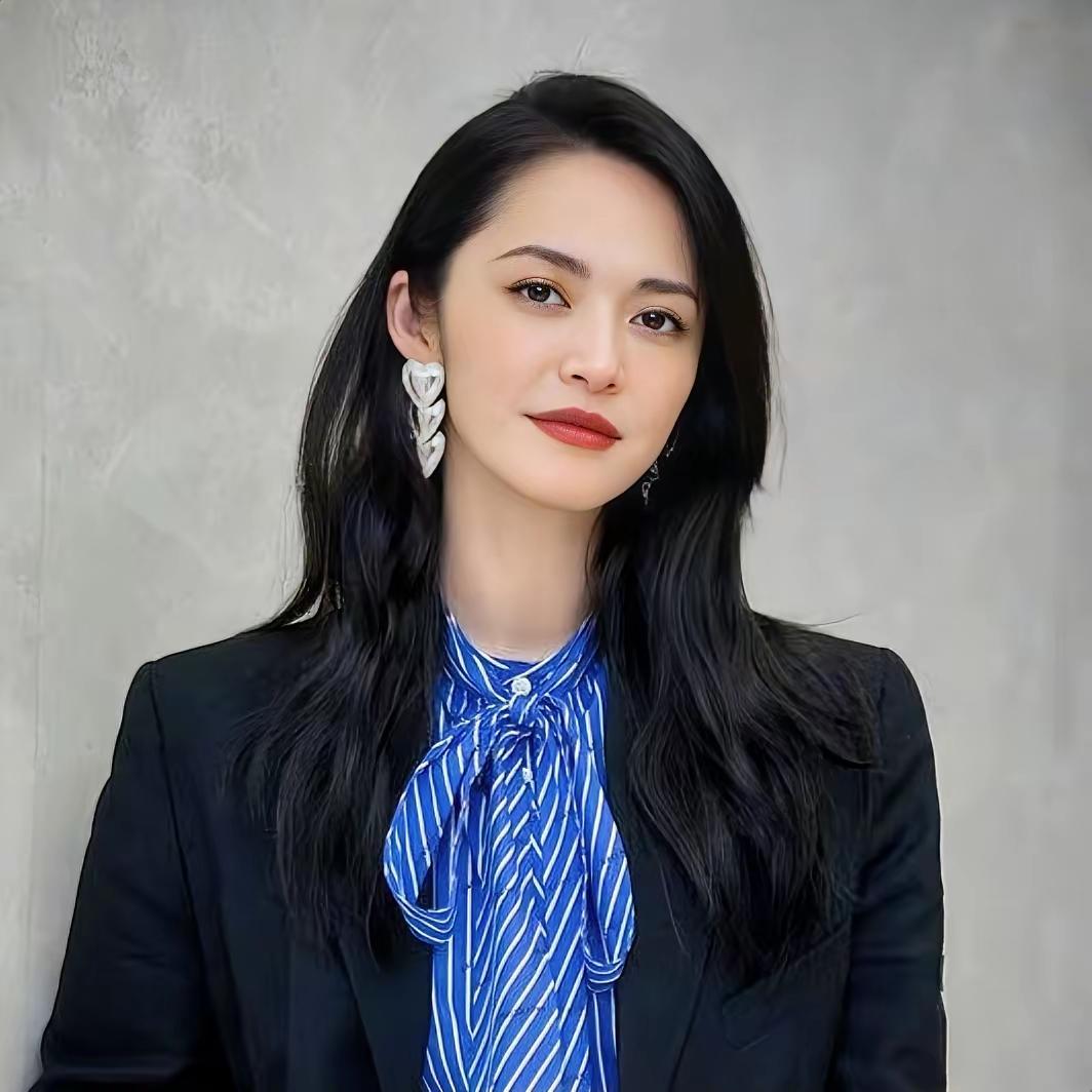 崔丽丽事件，姚晨终于发声了。说实话我有点佩服她了。不是因为崔丽丽事件，也