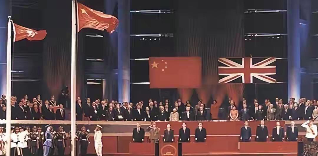 1997年，英国归还了香港，为何拒绝归还没什么经济价值的马岛？说白了，国与国