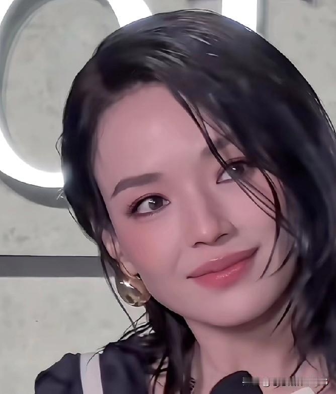 舒淇这“亚洲第二美”真不是白给的！人家那张脸纯天然，没有科技感，自然抗老越看越有
