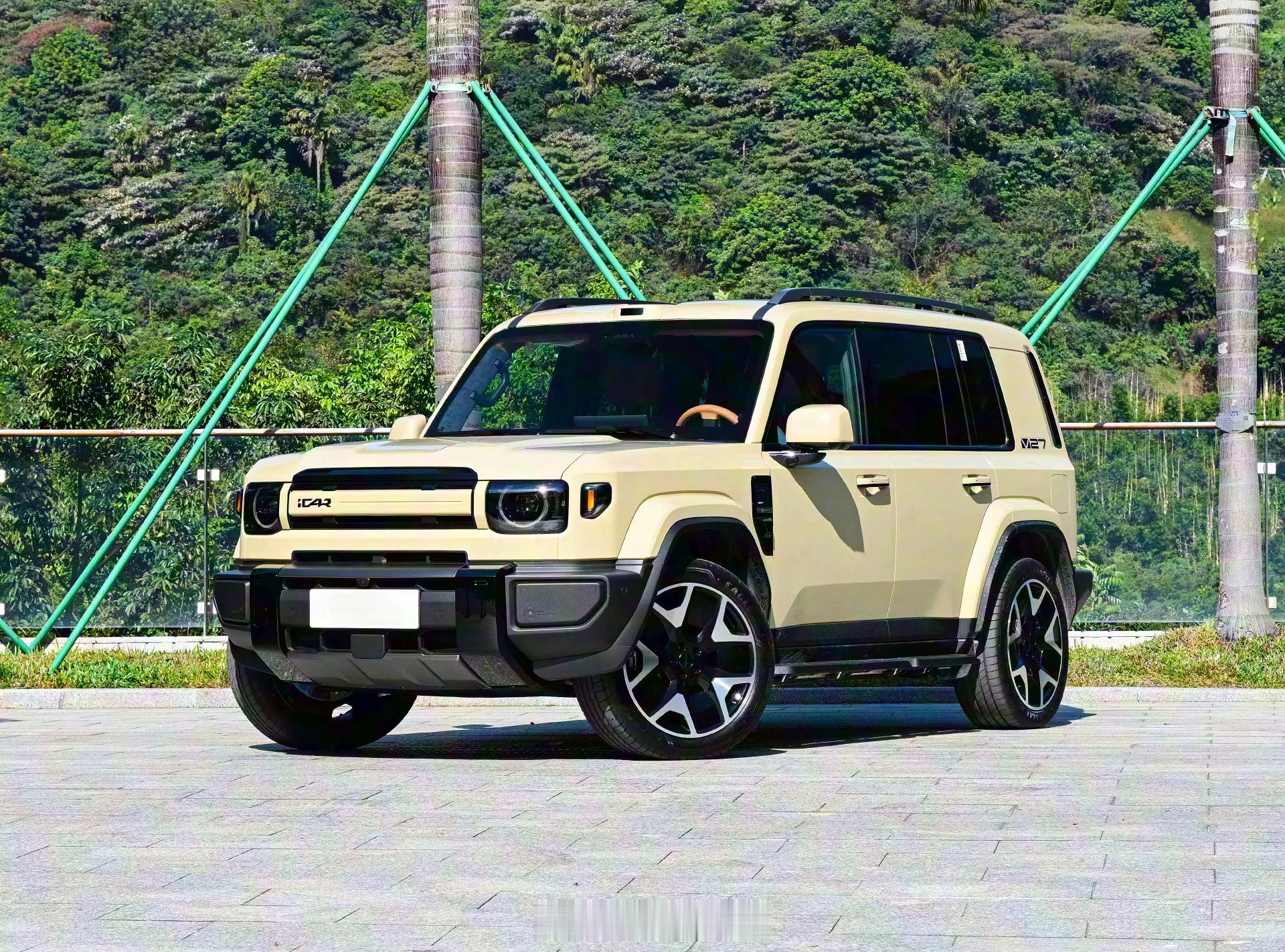 奇瑞的icarV27，前脸个人觉得比路虎卫士好看多了，屁股备胎能取消最好，有点