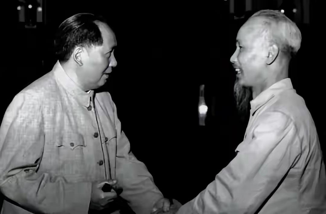 1952年，胡志明请求我国出兵援越，毛主席大怒：不出兵，这是原则这句怒言背