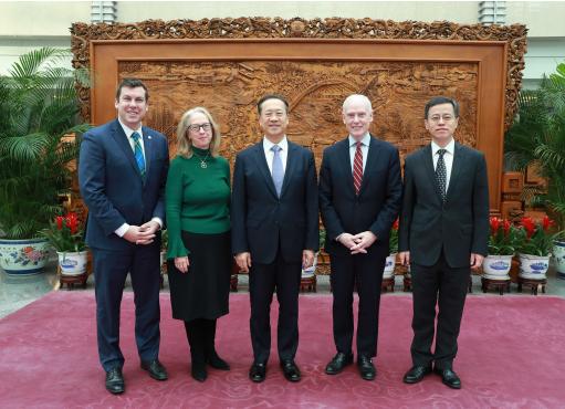 加拿大很急，派人来华这两天加拿大很忙碌，频繁和中国沟通交流，其目的也很明确，希