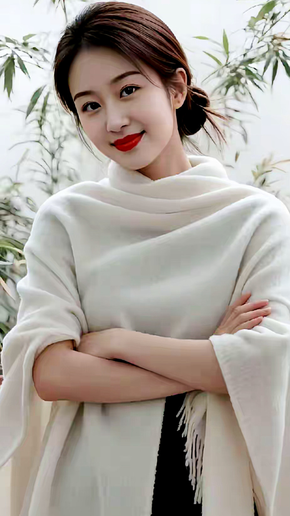 人这一生，比起羡慕他人，我们最该学会的是，欣赏自己。心若空杯，情方定，不贪不恋，