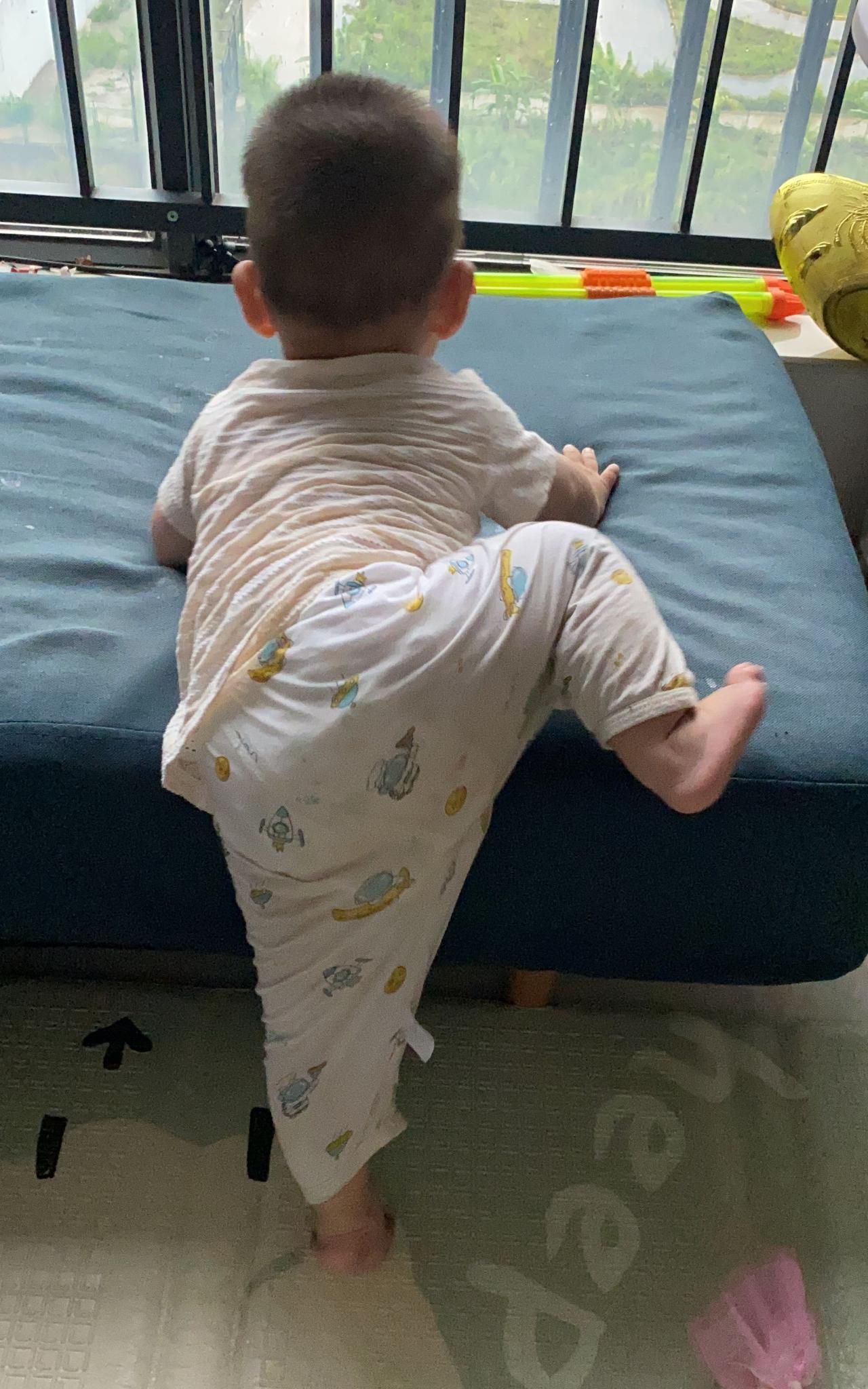 带娃以后才知道：1.再说一遍说过很多次的点，宝宝晚上睡着以后不要在他旁边玩手机