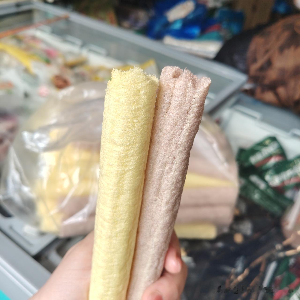 弟弟开超市，每次我都付钱！弟弟家是开超市的，但是不管是吃的，用的，哪怕一根雪