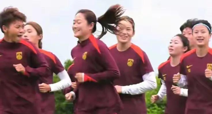 国足女足同病相怜：从亚洲霸主到'草莓兵'，中国足球的沉沦与救赎