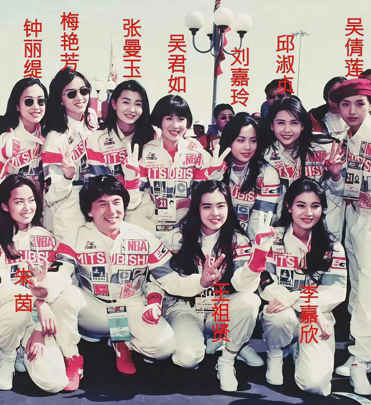 封神老照片！30年前港圈女神罕见同框，再也复制不出的巅峰这张30年前的老照