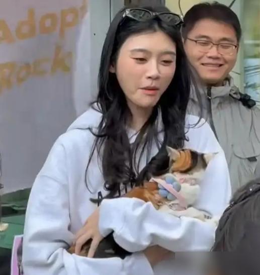 三年之内连生两胎，肚子上开了两刀，奚梦瑶却还得继续拼第三胎，婆婆梁安琪早就放话，