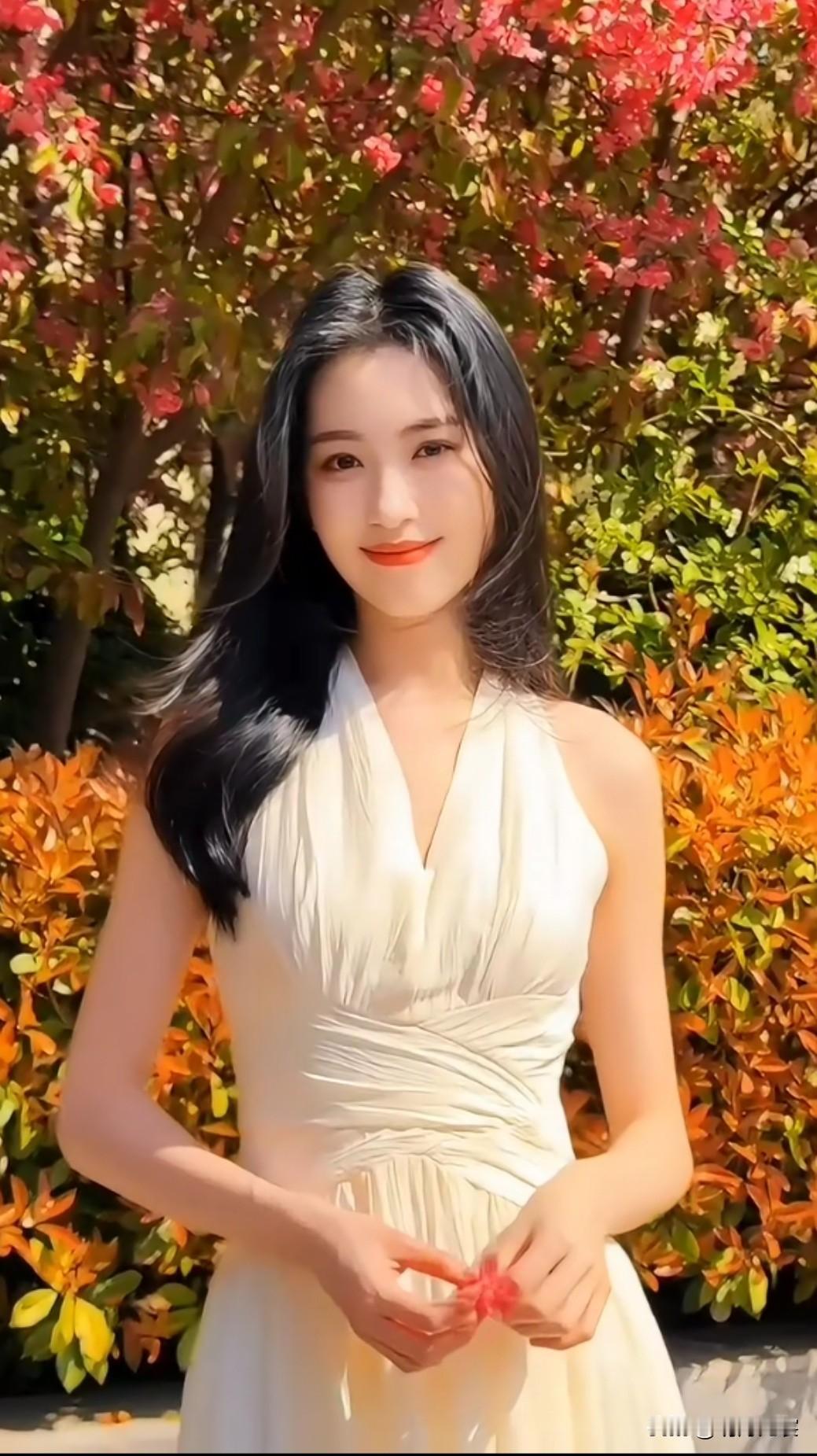 红叶映秋光，美人倚花丛。