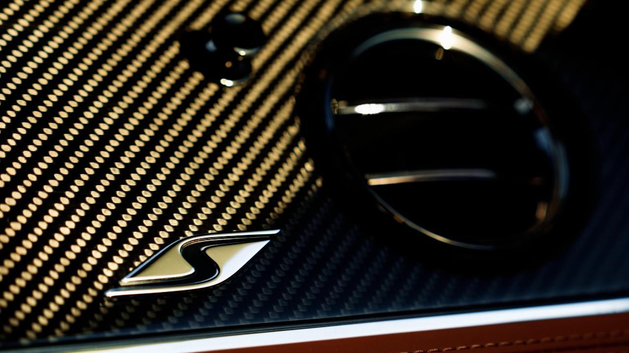 宾利第四代欧陆GT S/GTC S发布：告别W12，拥抱V8+电机混动系统