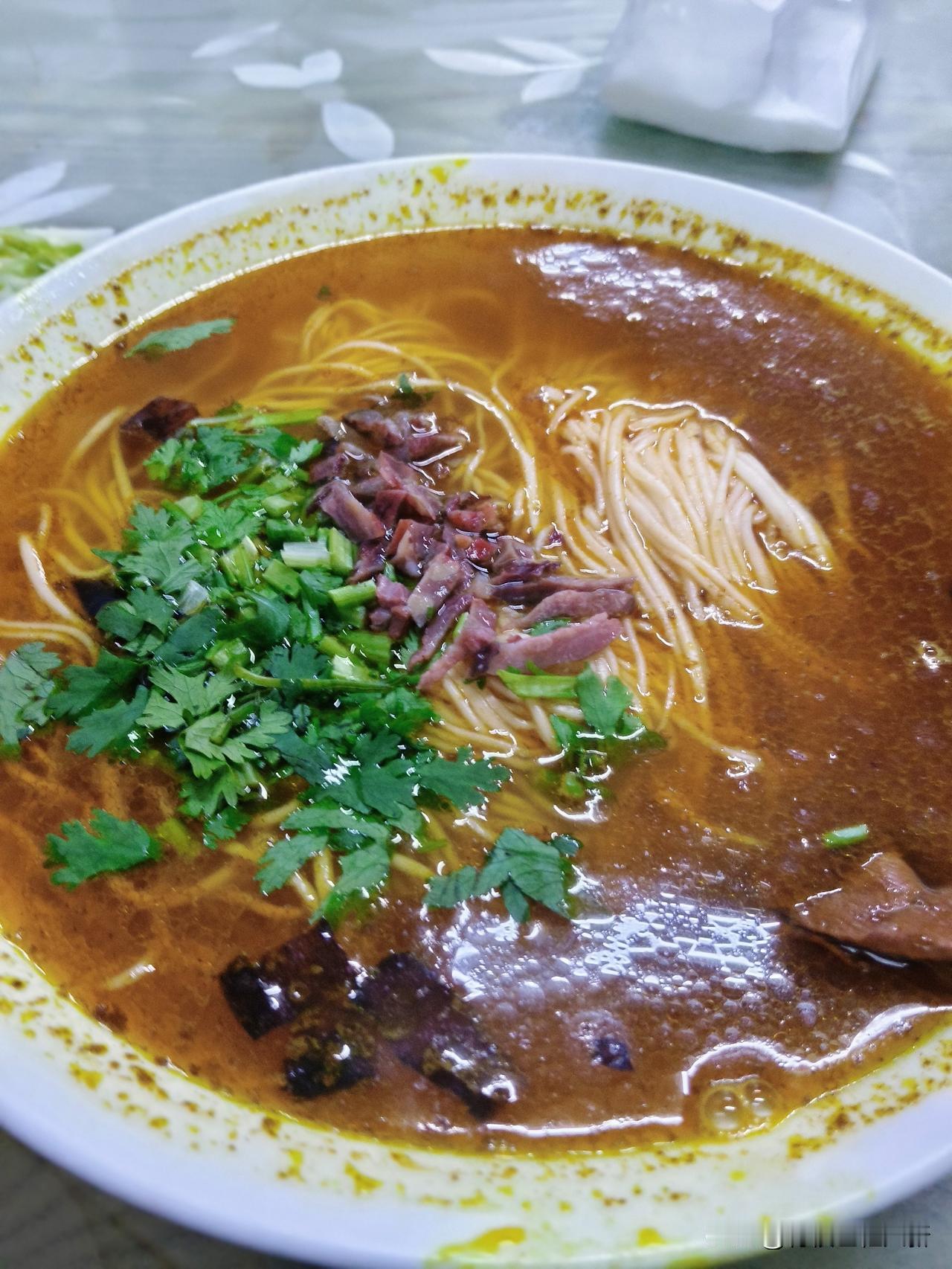 出门在外，过了饭点儿，来一个桶面热乎乎，既能吃饱，又干净卫生，还经济实惠。在