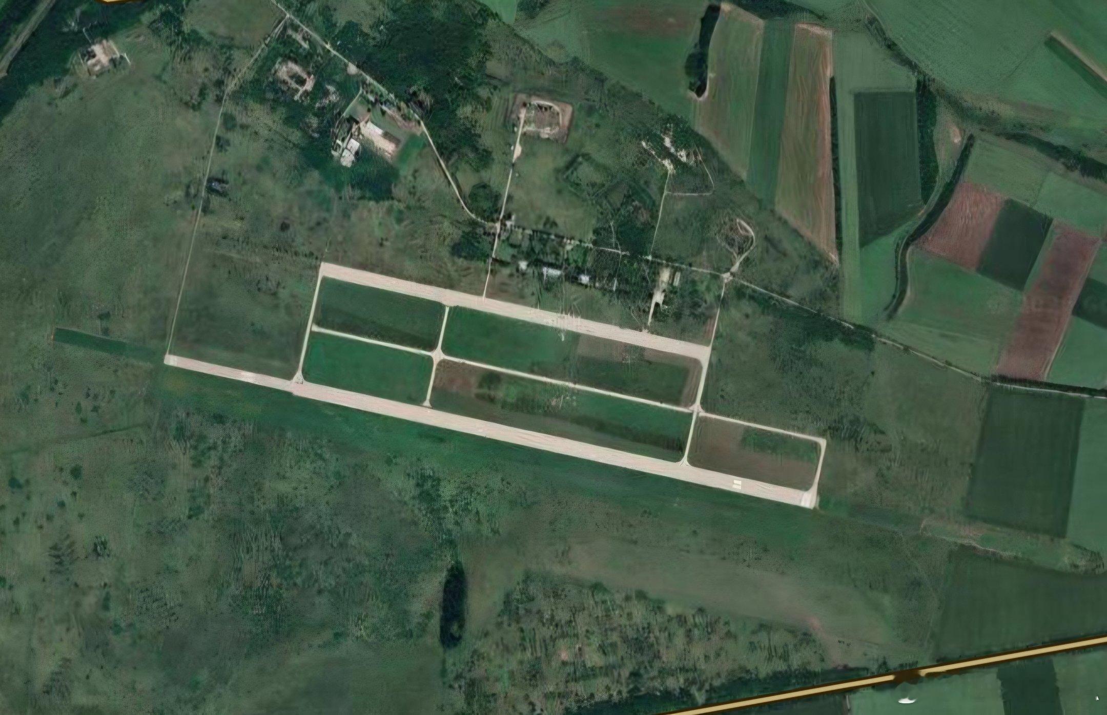 俄乌冲突今天俄军两枚高超音速导弹击中了乌克兰中部克罗皮夫尼茨基地区的卡纳托韦空