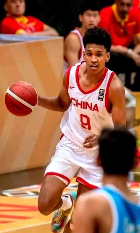 同样是混血球员，U19中国男篮告诉球迷中外青训差距太大了。U19世界杯中国男