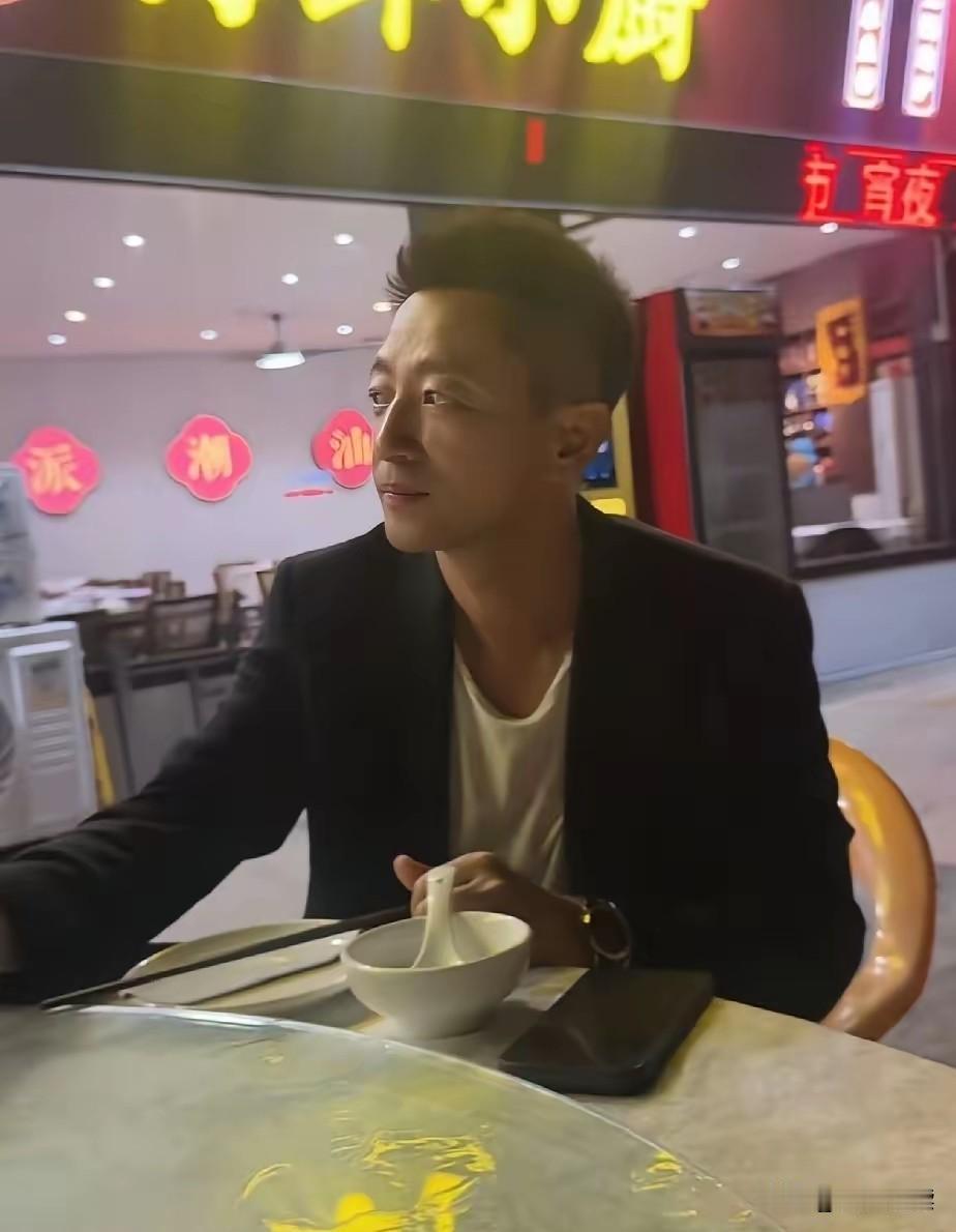 汪小菲和马筱梅这两口子最近出现了一个新的现象大家发现了么听说汪小菲又急