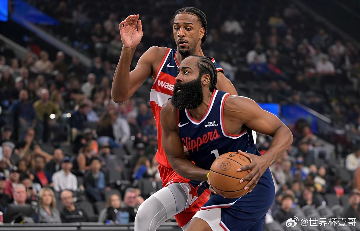 为什么感觉快船突然变强了，只因快船做到了以下三点；1.哈登和小卡状态复苏；哈登负