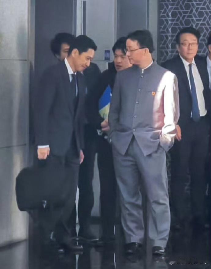 嘿呦！[捂脸哭]都是历史性时刻！网友们:说点啥吧……